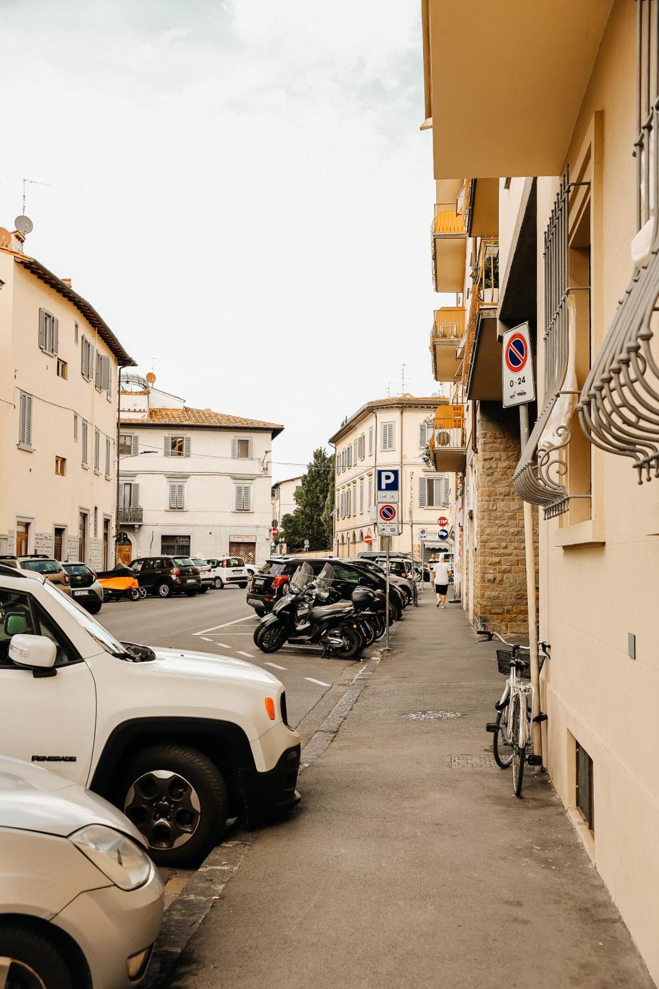 Modern Apartments In The Heart Of Firenze Esterno foto